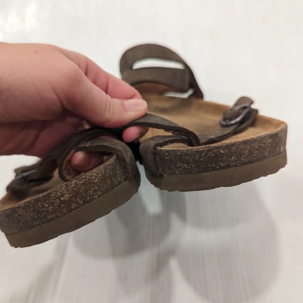 EASTLAND women's strappy brown leather sandals size 11